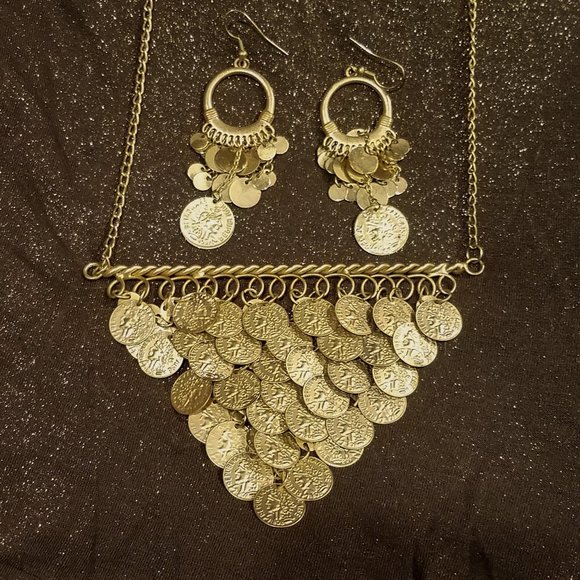 Jewelry - Faux Gold Coin Statement Set